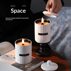 Bougie parfumée en cire de soja avec mèche en bois et boîte cadeau en céramique, longue durée, décoration d'intérieur, cadeau de mariage ou d'anniversaire - Product Image 4