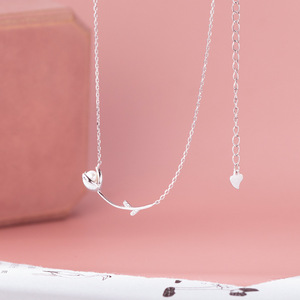 Ensemble de bijoux en argent S925 Wenchi, édition coréenne élégante et simple, avec diamants, fleur à quatre pétales, perle mignonne, décoration de cou, modèle chinois - Product Image 1