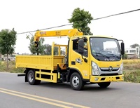 Grue montée sur camion Foton 4x2 d'occasion, mini-grue à bras droit de 2 tonnes, moteur, boîte de vitesses, pompe, hauteur de levage de 7,5 m, prix réduit