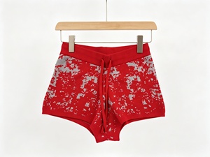 Shorts de Algodón BCI para Mujer, Diseño de Camuflaje Digital Rojo, Cintura Alta con Cordón, Estilo Casual Urbano - Product Image 2
