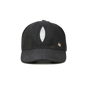 หมวกเบสบอลหนังแท้คุณภาพสูง ZENOS กันน้ำ พิมพ์ลายโลโก้โลหะสุดพิเศษ เหมาะสำหรับกีฬากอล์ฟและการเดินทาง - Product Image 1