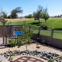 Offre spéciale Clôture à lames au design moderne Panneaux muraux en aluminium soudé Clôture de jardin à lattes