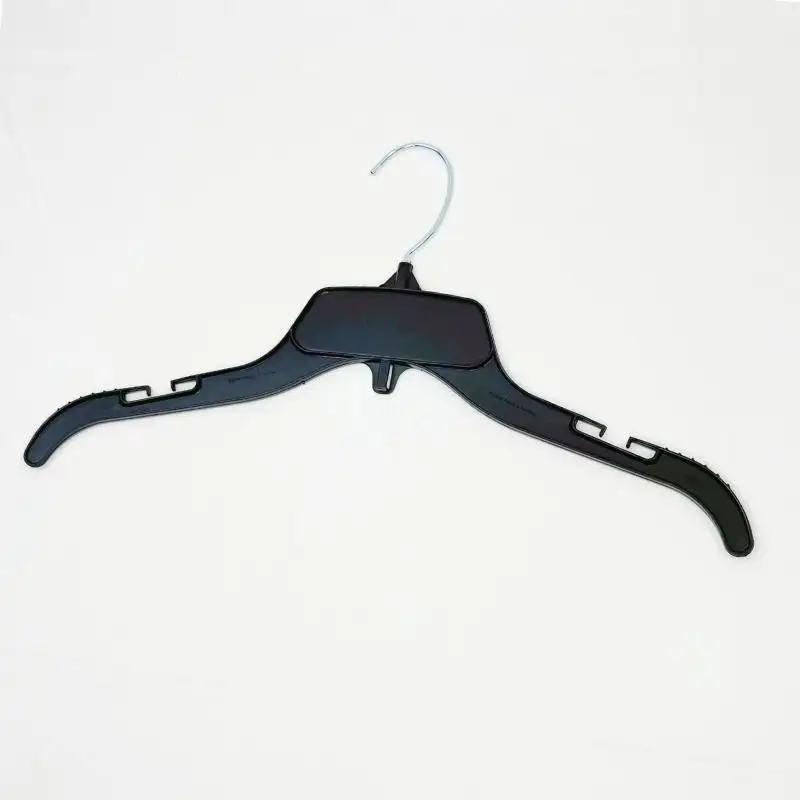 Metal Hook 484 hanger Black plastic hanger with rotating metal hook and shoulder strap notch to fit 15 "shirts/tops/dresses
