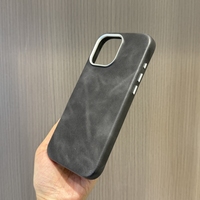 YUBO cuir nouveau Design luxe en cuir véritable étui de téléphone portable pour iPhone 16 15 Pro Max avec cadre de caméra en métal et touches latérales