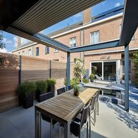 Persiennes motorisées automatiques Toit rétractable Gazebo de jardin Pavillon Piscine Cadre en aluminium étanche Persiennes motorisées