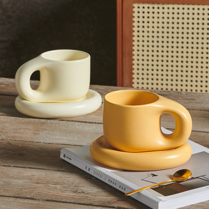 Juego <span class=keywords><strong>de</strong></span> Taza y Plato <span class=keywords><strong>de</strong></span> Cerámica Nórdica, <span class=keywords><strong>Diseño</strong></span> Único, Taza <span class=keywords><strong>de</strong></span> Té Gruesa y Linda, Taza <span class=keywords><strong>de</strong></span> Cerámica Personalizada para Regalo - Product Image 1