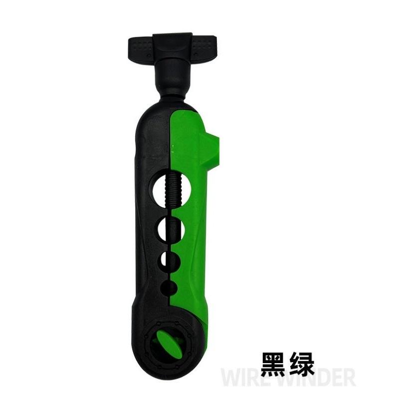 สีดำและสีเขียว