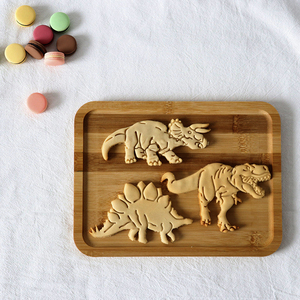 Emporte-pièces 3D dinosaures (T-Rex, Stégosaure et Tricératops), emporte-pièces à biscuits en relief, outils de pâtisserie DIY - Product Image 6
