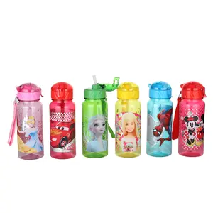 Hot Sale Großhandel Wieder verwendbare Cartoon gedruckt Kinder Kunststoff Sport flasche mit Stroh Kinder Wasser flasche