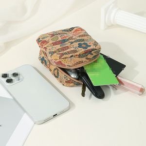 Nouveauté délicat liège léger sacs de maquillage fruits carré rouge à lèvres sac de rangement fermeture éclair pochette portable câble de données clé organisateur sac - Product Image 4