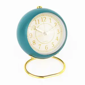 Orologi di forma speciale orologi sveglia al quarzo analogica da tavolo di lusso in metallo all'ingrosso