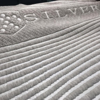 Tissu en polyester 100 % imprimé, tricoté chaîne, imitation bambou, imperméable et ignifuge, certifié OEKO-TEX pour la décoration intérieure (vente en gros)