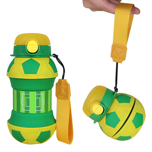 <span class=keywords><strong>Gourde</strong></span> personnalisée pliable Football Sports Drinkware Enfant Football Enfants Enfants Bouteille d'eau pliable pour l'école des enfants - Product Image 4