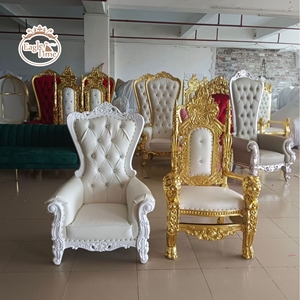 Chaise de banquet de mariage é<span class=keywords><strong>l</strong></span>égante haut de gamme moderne à dossier haut en cuir blanc Royal Queen King Throne à vendre - Product Image 4
