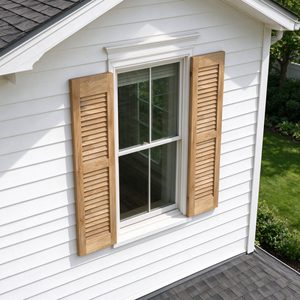 Volets extérieurs robustes en bois massif et lattes, panneaux d'accentuation de fenêtre rustiques en bois - Product Image 3
