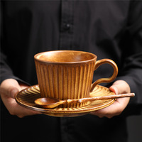 Ensemble de tasses à café à rayures verticales rétro de style japonais avec tasses pour le petit-déjeuner, le lait et le thé de l'après-midi