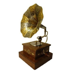 Hermoso Tocadiscos de Madera Marrón con Detalles en Latón, Artículo de Regalo - Product Image 5