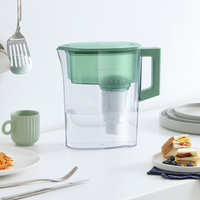 Pichet filtrant à eau en plastique de 2,0 L (12 tasses) pour la vente en gros – Purification multicouche portable pour l'extérieur et la maison – Réduit les mauvaises odeurs et saveurs