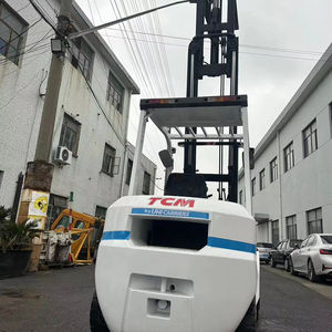 Montacargas TCM FD30 35 de 3 Toneladas de Segunda Mano con Pocas Horas de Trabajo, con Abrazadera y Motor Diésel ISUZU, Origen Japón, Buen Precio en Venta - Product Image 1