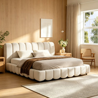 Lit plateforme réglable de luxe en velours crème avec tête et pied de lit rembourrés en forme de pétales, en bois de teck pliable, taille King