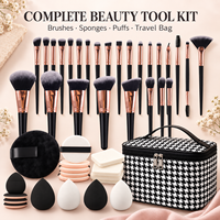 Ensemble de pinceaux de maquillage beige avec logo personnalisé, 46 pièces : bandeau, éponge de maquillage pour le visage, fard à paupières, blush, poudre capillaire et trousse de maquillage
