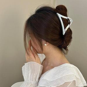 Nouvelle Pince à Cheveux Grande Taille en Acrylique Argenté, Style Coréen, pour Cheveux Volumineux, en Plastique (non doré), pour Fille - Product Image 2