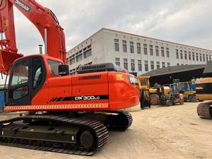 Excavadora Hidráulica de Orugas Doosan DX300LC de Segunda Mano en Buen Estado, Disponible en el Almacén de Shanghái para Venta Inmediata - Product Image 5