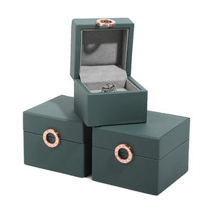 Precio de fabricante, cajas de joyería de cajón de papel de embalaje de regalo en relieve elegante con asa - Product Image 1