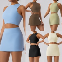 Ensemble 2 pièces pour femme : haut court sans manches à col montant et jupe-short de tennis découpée, tenue de sport décontractée athleisure pour le golf