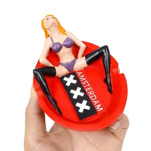 Accessoires pour fumeurs en résine, design de <span class=keywords><strong>femme</strong></span> en bikini assise sur un cendrier avec ses jambes écartées, vente en gros - Product Image 1