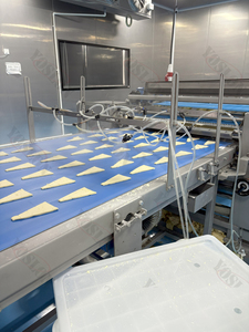 Ligne de production de <span class=keywords><strong>croissants</strong></span> YOSLON entièrement automatisée Boulangerie Pâte <span class=keywords><strong>Croissants</strong></span> Rouler le pain Équipement de cuisson Ligne de découpeuse - Product Image 5