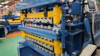 Máquina Automática de Formación de Rollos de Láminas Metálicas para Techos de Tejas Glaseadas IBR Corrugadas de Tres Capas con Paneles Diferentes