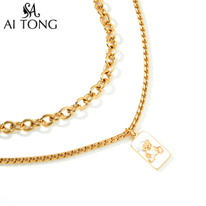 Collana alla Moda con Ciondolo Orsetto Stampato, Placcata in Oro 18K, Acciaio Inossidabile con Smalto, Regalo Ideale per Migliori Amici - Product Image 5
