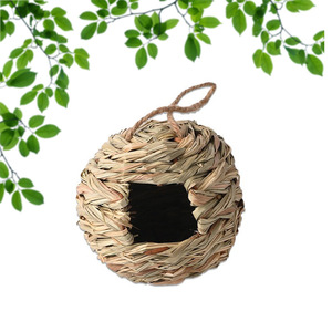 Nid d'oiseau rond tissé à la main en herbe, finition naturelle, suspendu, pour jardin extérieur, taille moyenne, pour oiseaux - Product Image 1