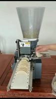 Machine électrique automatique de boulette de samosa empamada qatayef gyoza boulette formant la machine à vendre