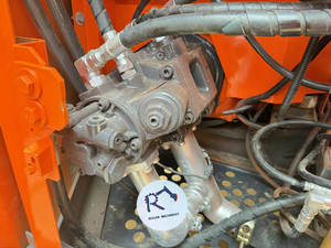 Mini-excavatrice Hitachi ZX70U d'occasion, moteur Cummins d'origine japonaise, type chenille, modèle 2024, machine multifonctionnelle à moteur central - Product Image 4