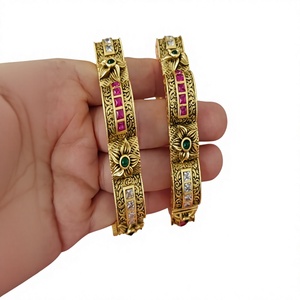 Magnifique bracelet en laiton plaqué or de qualité supérieure avec moissanite, pour femmes et jeunes filles, collection pour mariage. - Product Image 2