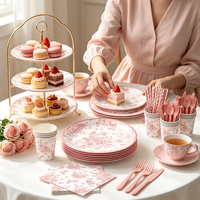 Ensemble de vaisselle jetable rose romantique à motifs floraux, assiettes, gobelets et serviettes en papier personnalisés pour mariage, fête prénuptiale, anniversaire, décoration