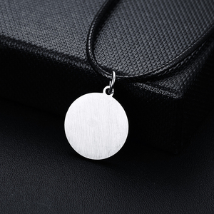 Collana con simbolo Om in acciaio inossidabile per uomo collana con ciondolo a disco rotondo Om in pelle nera con catena a corda smaltata induismo indù - Product Image 3