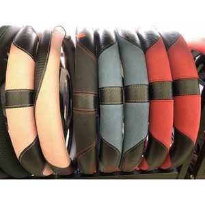Funda para Volante de Cuero Negro, Estilo Universal para Automóvil - Product Image 1