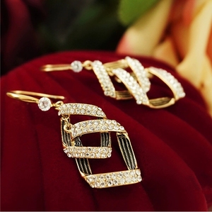 Boucles d'oreilles américaines, crochets d'oreilles géométriques en forme de diamant, haut de gamme, simples et à la mode, boucles d'oreilles de luxe légères N800332 - Product Image 3