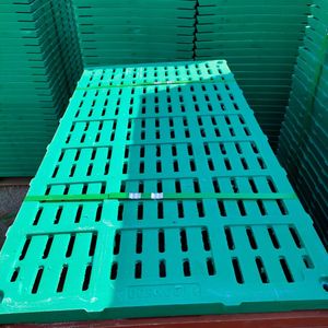 Suelo de Vinilo PVC de Alta Calidad con Diseño Chino para Granjas de Cerdos, Corrales de Parto y Cría - Uso Interior con Sistema de Clic - Product Image 1
