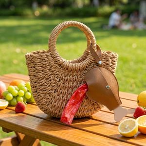Distributeur de sacs à déjections canines portable en cuir PU, en forme de cuisse de poulet, élégant accessoire de promenade pour chiens - Product Image 3