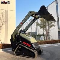 Loader Mini Skid Steer V1000 dari Pabrik Cina, Loader Kompak Beroda Rantai dengan Bucket Standar untuk Penggunaan di Lokasi Proyek, Sedang Dijual