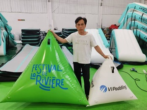 Boa Gonfiabile Galleggiante Personalizzata con Logo per Segnalazione Gare Acquatiche, Triathlon e Pubblicità - Product Image 2