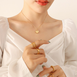 Collar de Joyería con Colgante de Corazón 3D de Acero Inoxidable con Texto en Inglés LOVE YOU MORE, Color Oro/Oro Rosa/Plata, Regalo para Mujer - Product Image 4