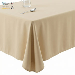 Nappe rectangulaire en polyester filé bordeaux 90x132, lavable, pour banquet - Product Image 1