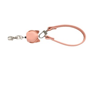 Cordon de cou pour carte d'identité en forme de chat mignon de style japonais, cordon de téléphone en cuir PU simple et créatif, porte-clés, breloque de sac. - Product Image 5