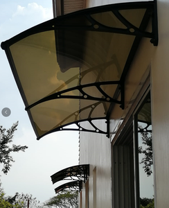 Tettoia per Patio in Policarbonato Impermeabile e Anti-UV, Pensilina per Finestra Anteriore e Porta Posteriore con Supporto in Alluminio, Design Personalizzato Gratuito - Product Image 1