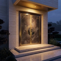 Porte d'entrée double de luxe avec moulures en relief pour villa